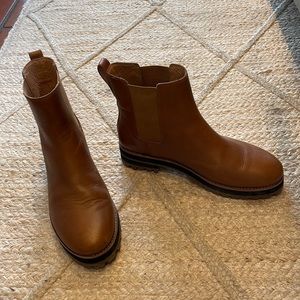 Madewell Ivy Chelsea Boot in Leather; Size 9, Color Bison